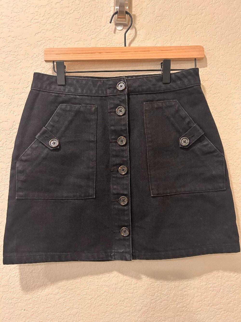 Forever 21 Black Denim Front Button Up Mini Skirt with Pockets Size Medium
